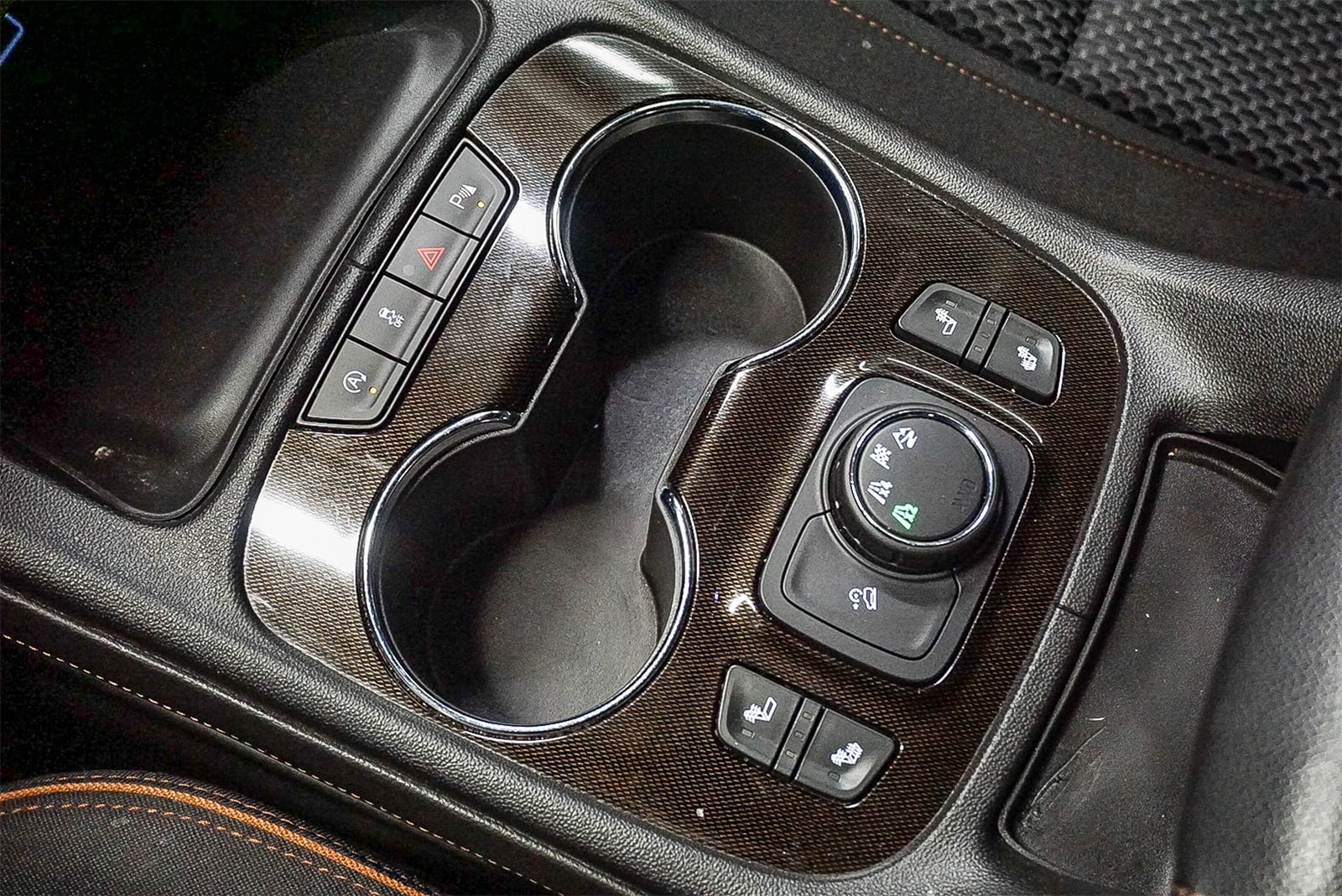 Thumbnail: 2020 GMC Acadia - 24