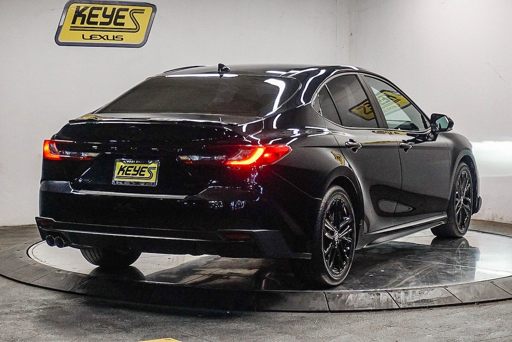 Used 2025 Toyota Camry SE Sedan