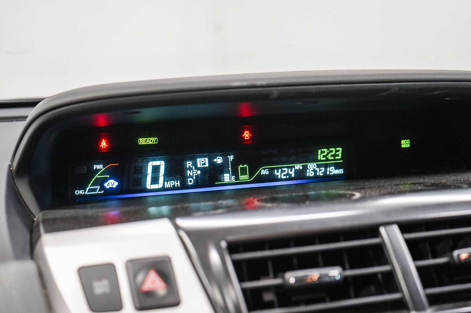 Thumbnail: 2012 Toyota Prius v - 23