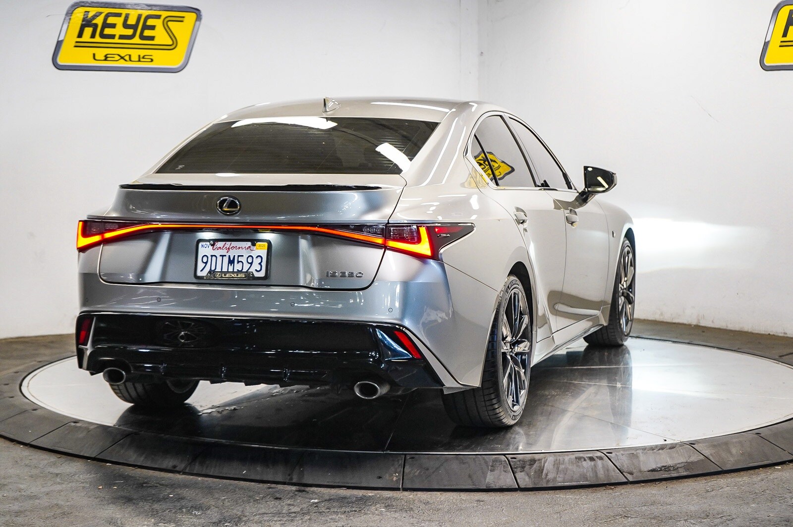 2023 Lexus IS 350 F SPORT photo 3