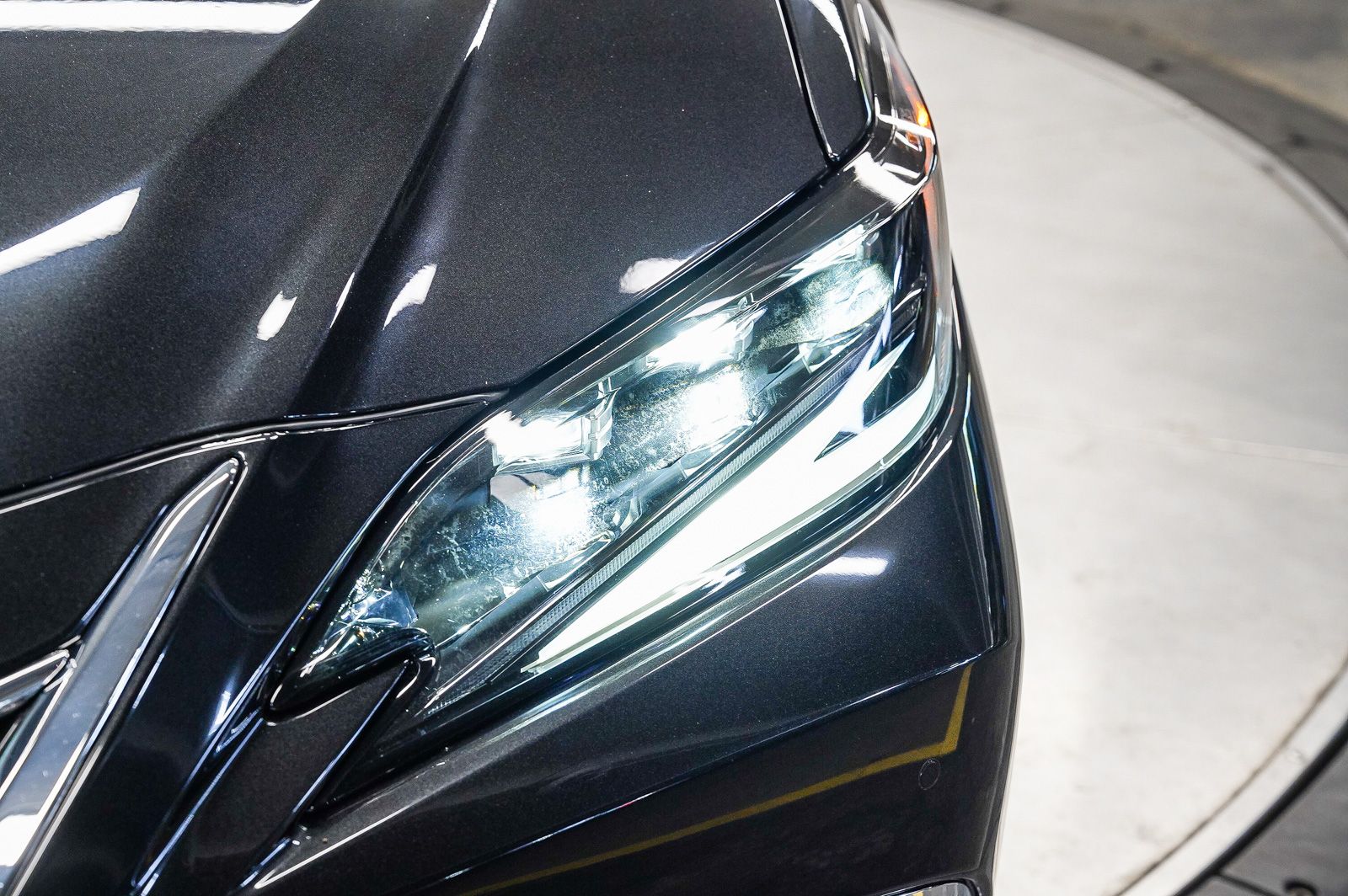 Thumbnail: 2025 Lexus ES - 7