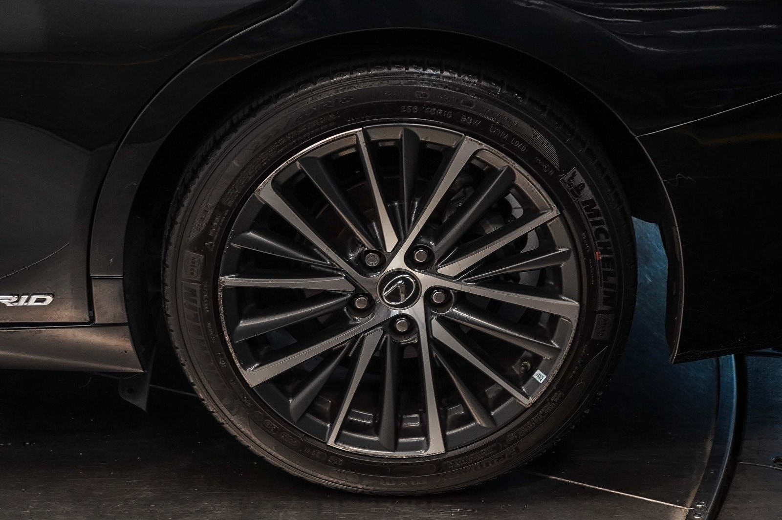Thumbnail: 2022 Lexus ES - 11