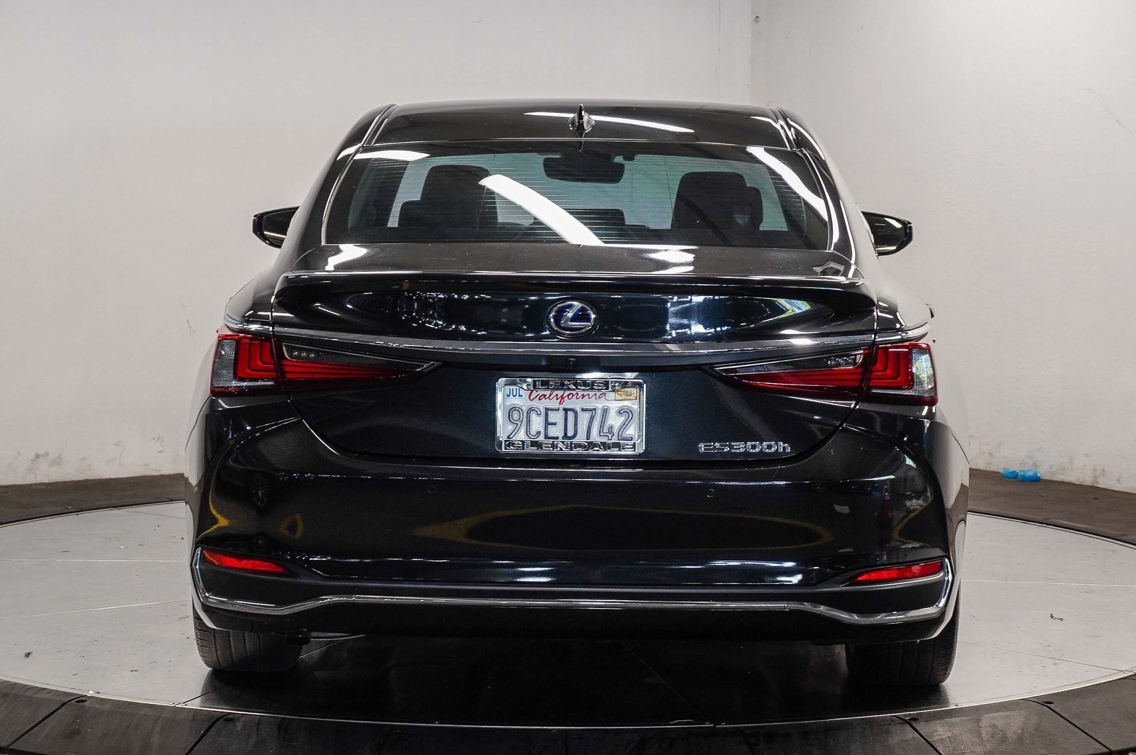 Thumbnail: 2022 Lexus ES - 5