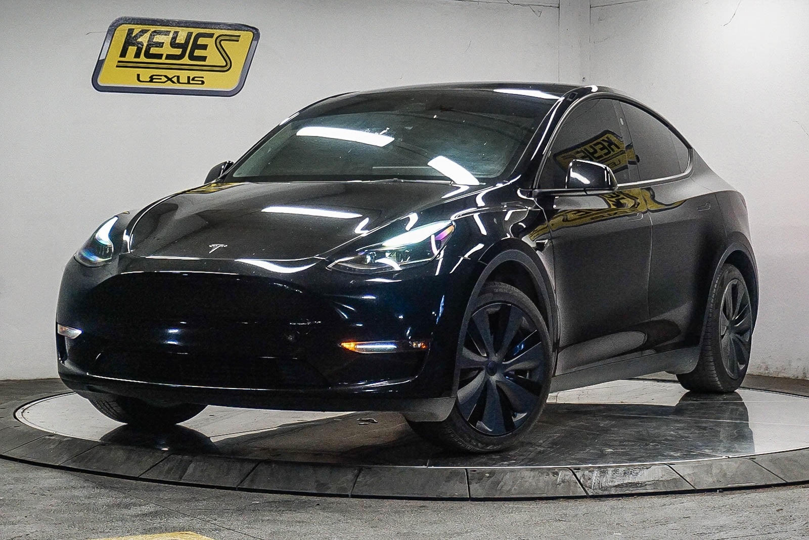 Thumbnail: 2023 Tesla Model Y - 1