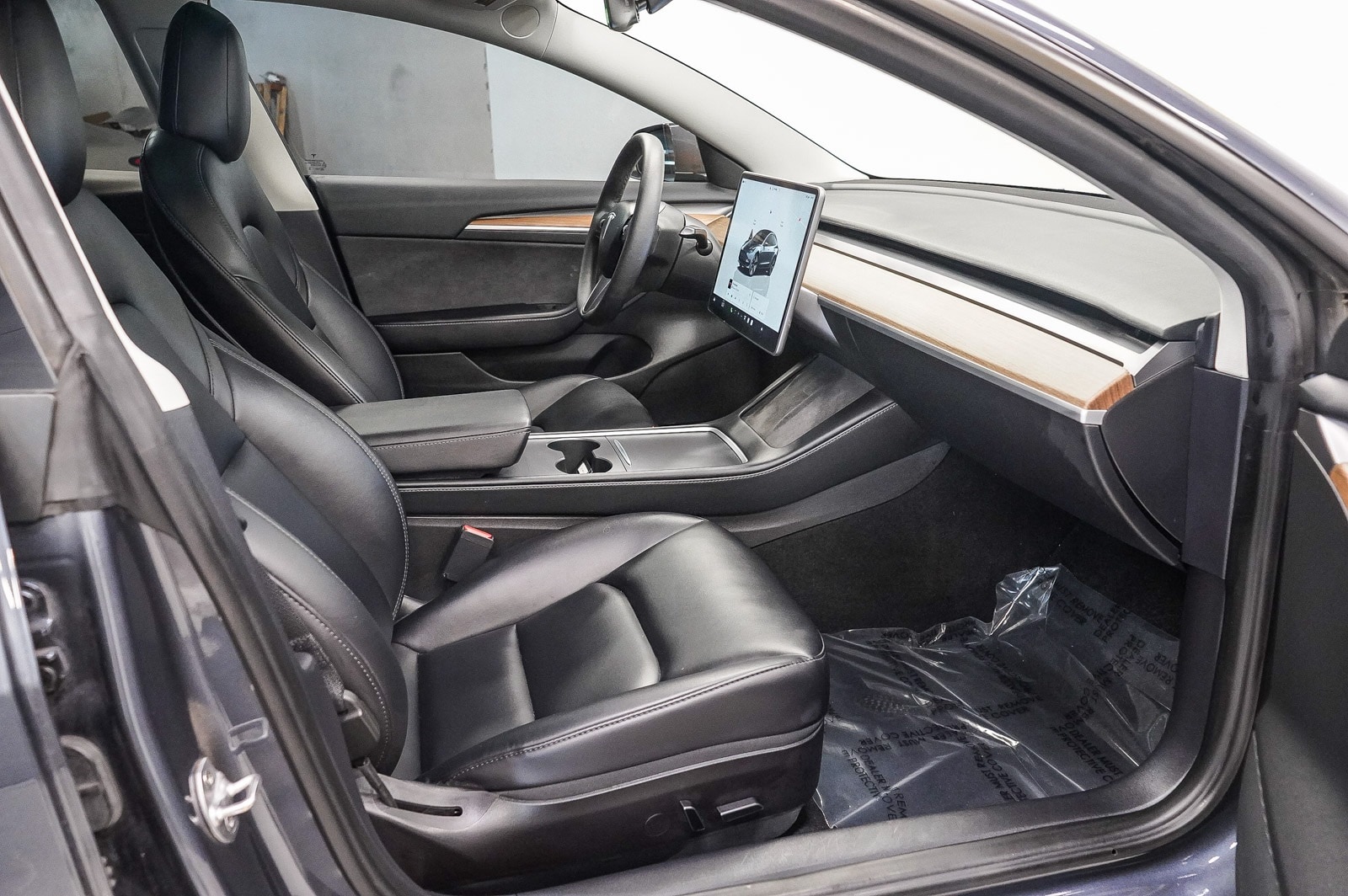 Thumbnail: 2023 Tesla Model 3 - 16