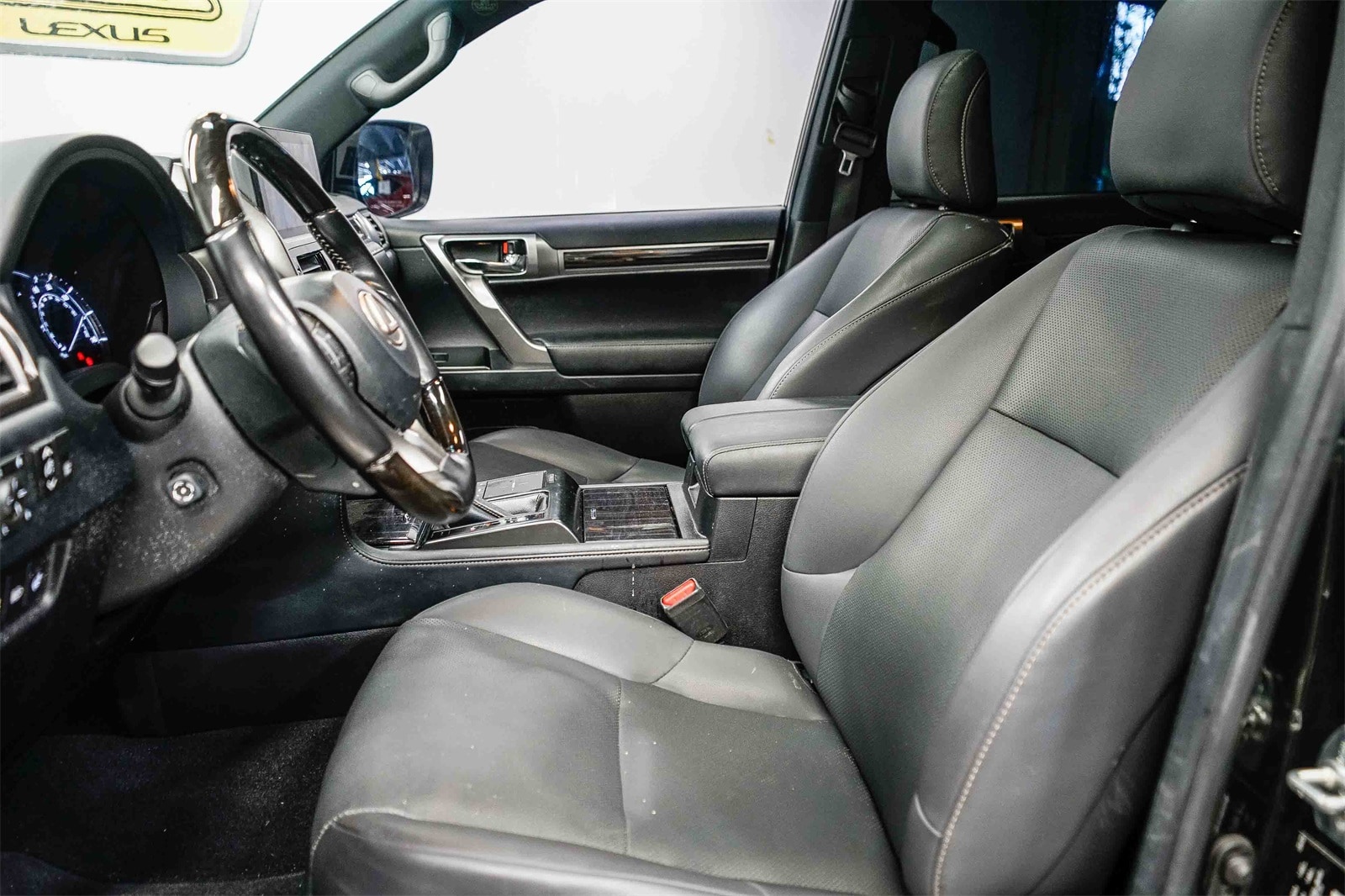Thumbnail: 2023 Lexus GX - 17