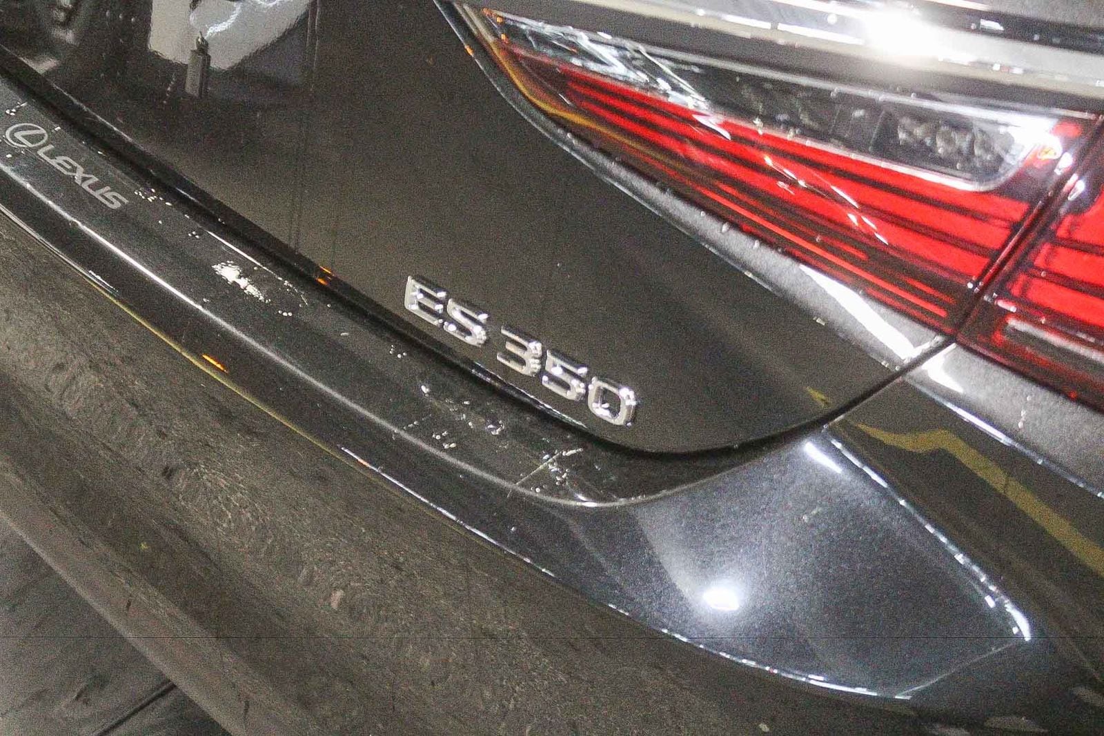 Thumbnail: 2025 Lexus ES - 11