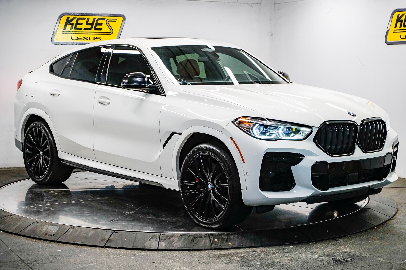 Thumbnail: 2022 BMW X6 - 5