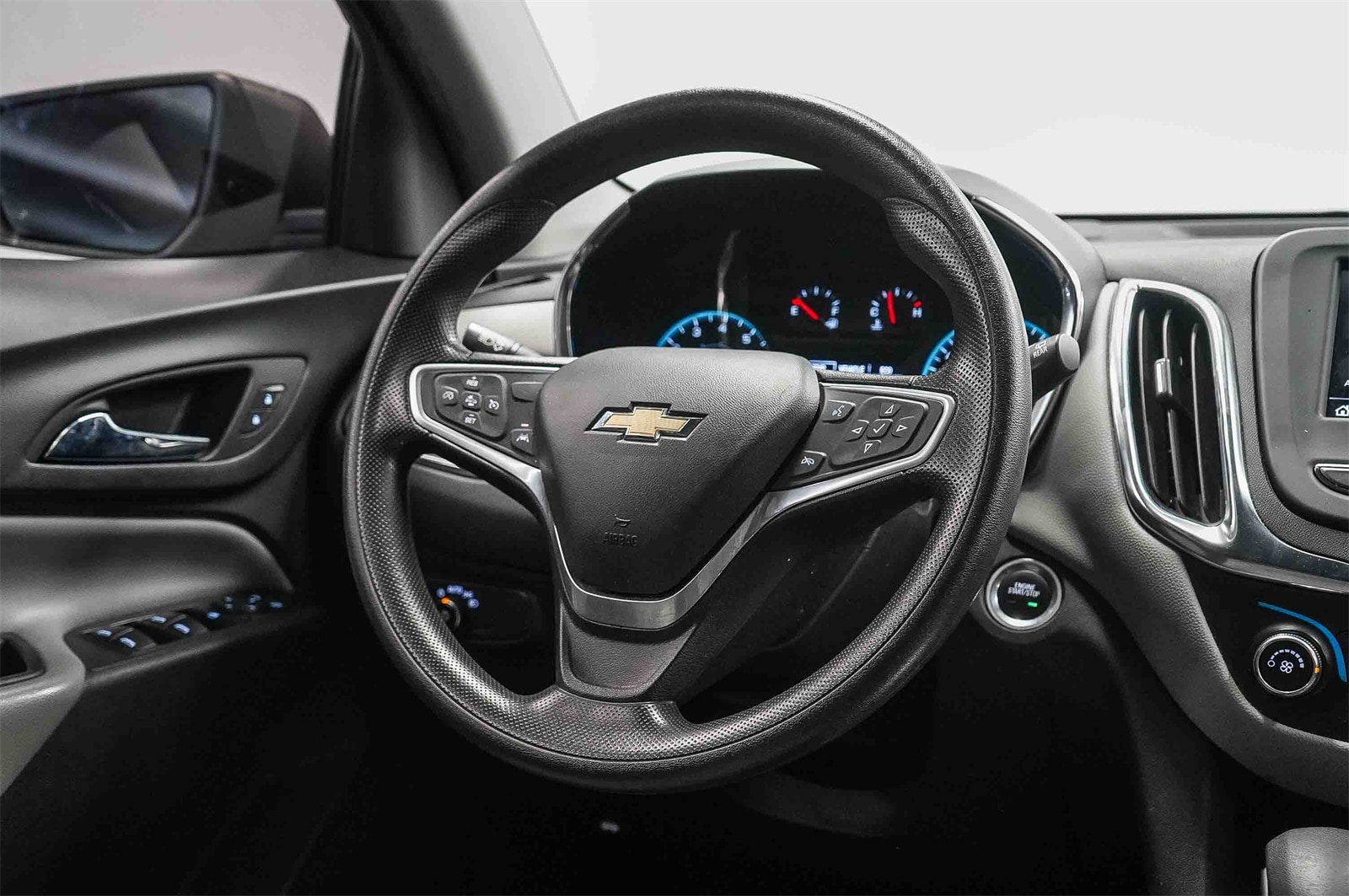 Thumbnail: 2022 Chevrolet Equinox - 15