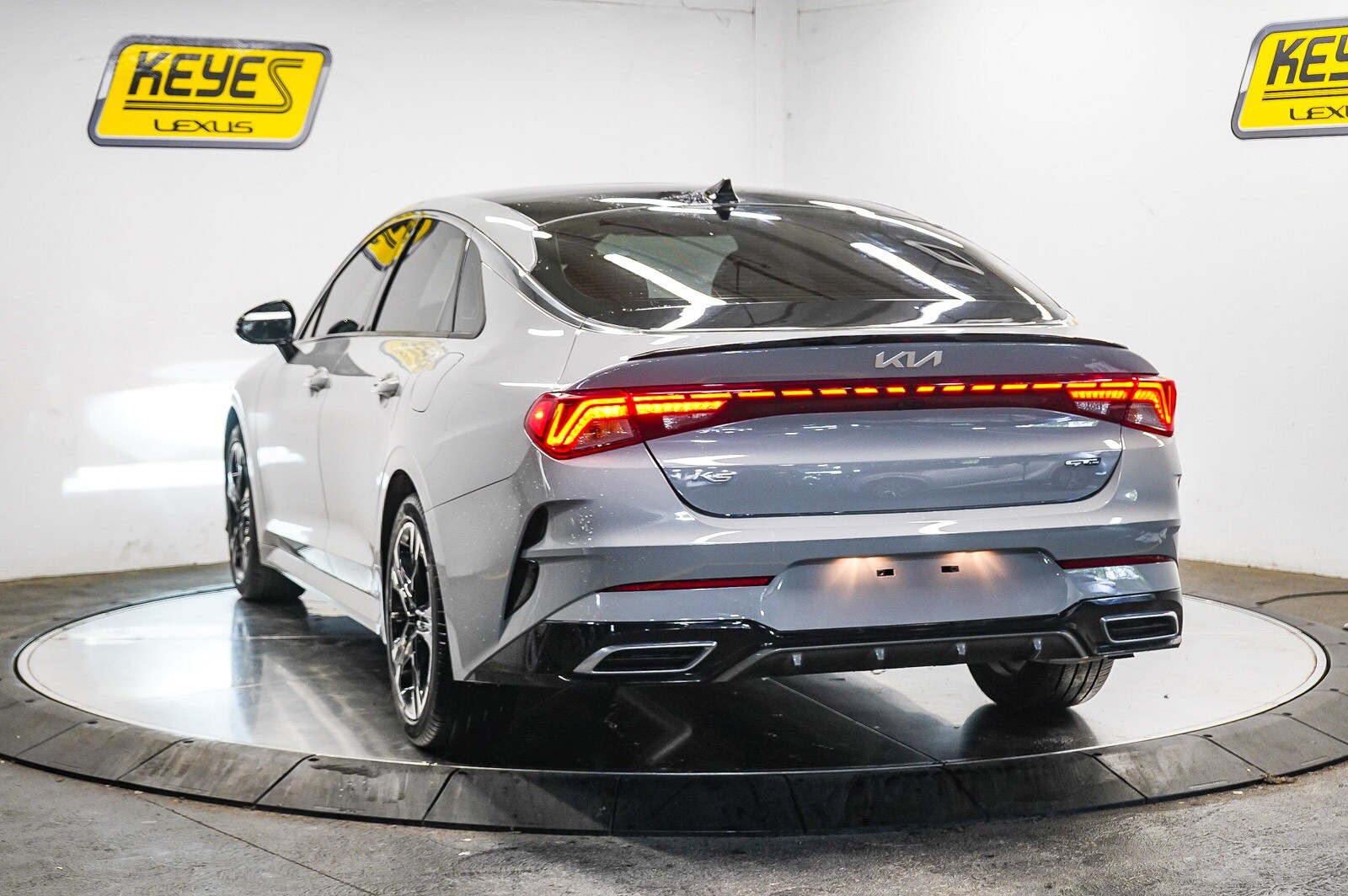 2022 Kia K5 GT-Line photo 2