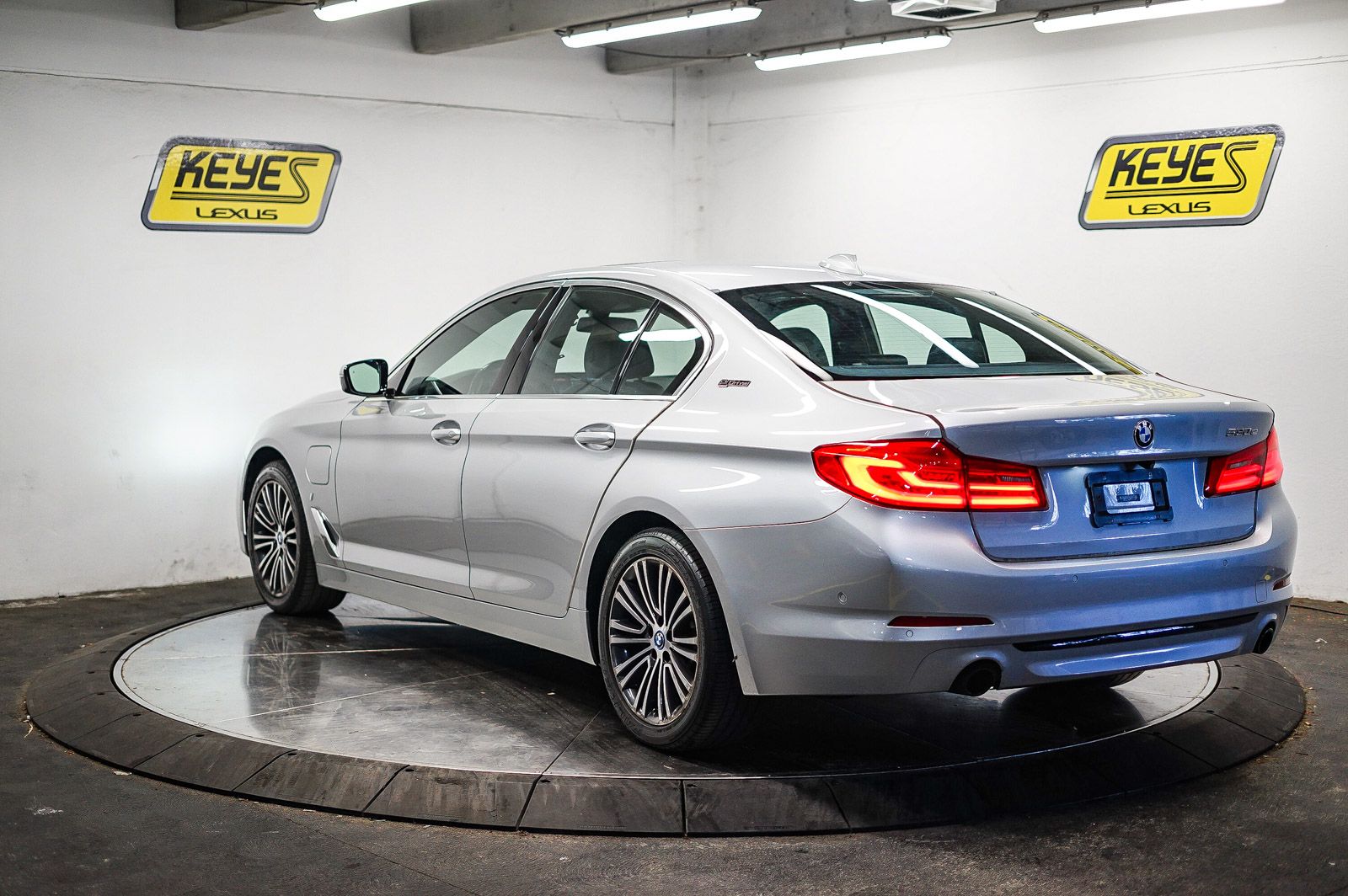 Used 2019 BMW 5 Series 530e with VIN WBAJA9C53KB254755 for sale in Los Angeles, CA