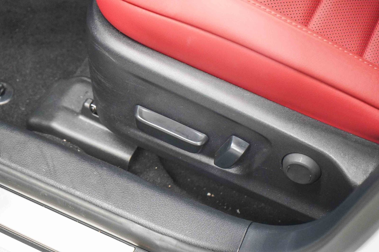 Thumbnail: 2025 Lexus IS - 23