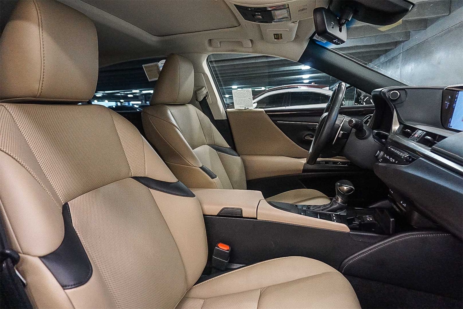 Thumbnail: 2019 Lexus ES - 17