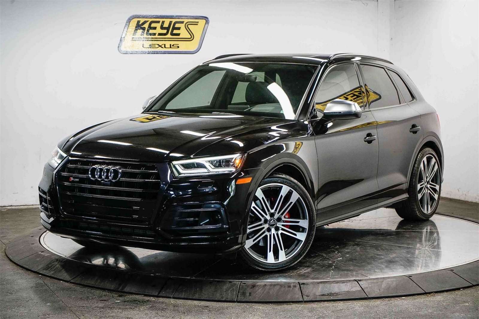 Thumbnail: 2018 Audi SQ5 - 1