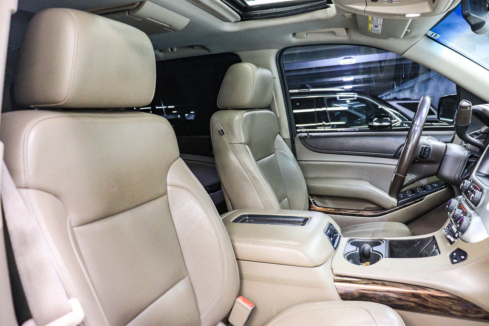 Thumbnail: 2015 GMC Yukon - 19