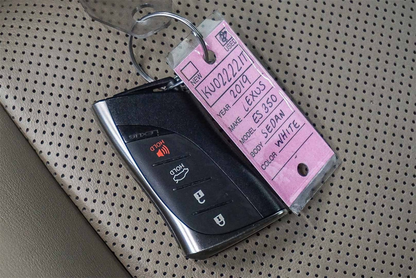 Thumbnail: 2019 Lexus ES - 29