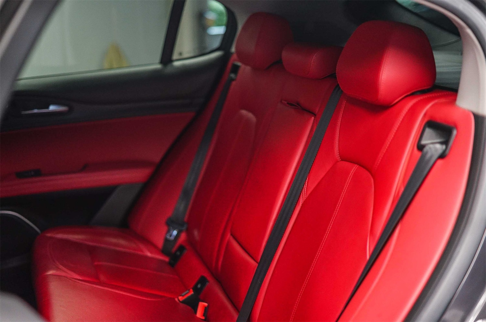 Thumbnail: 2018 Alfa Romeo Stelvio - 18