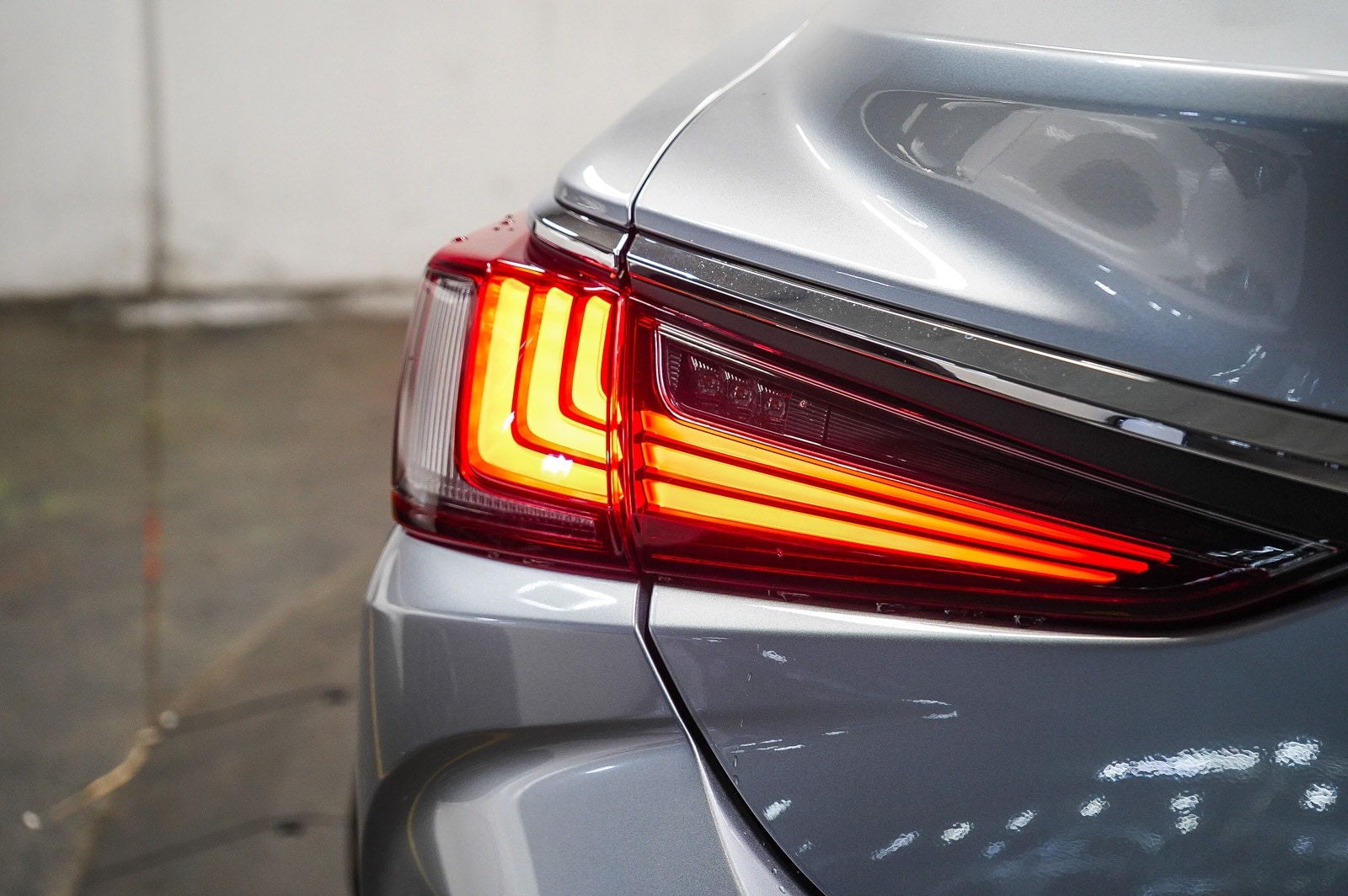 Thumbnail: 2025 Lexus ES - 10