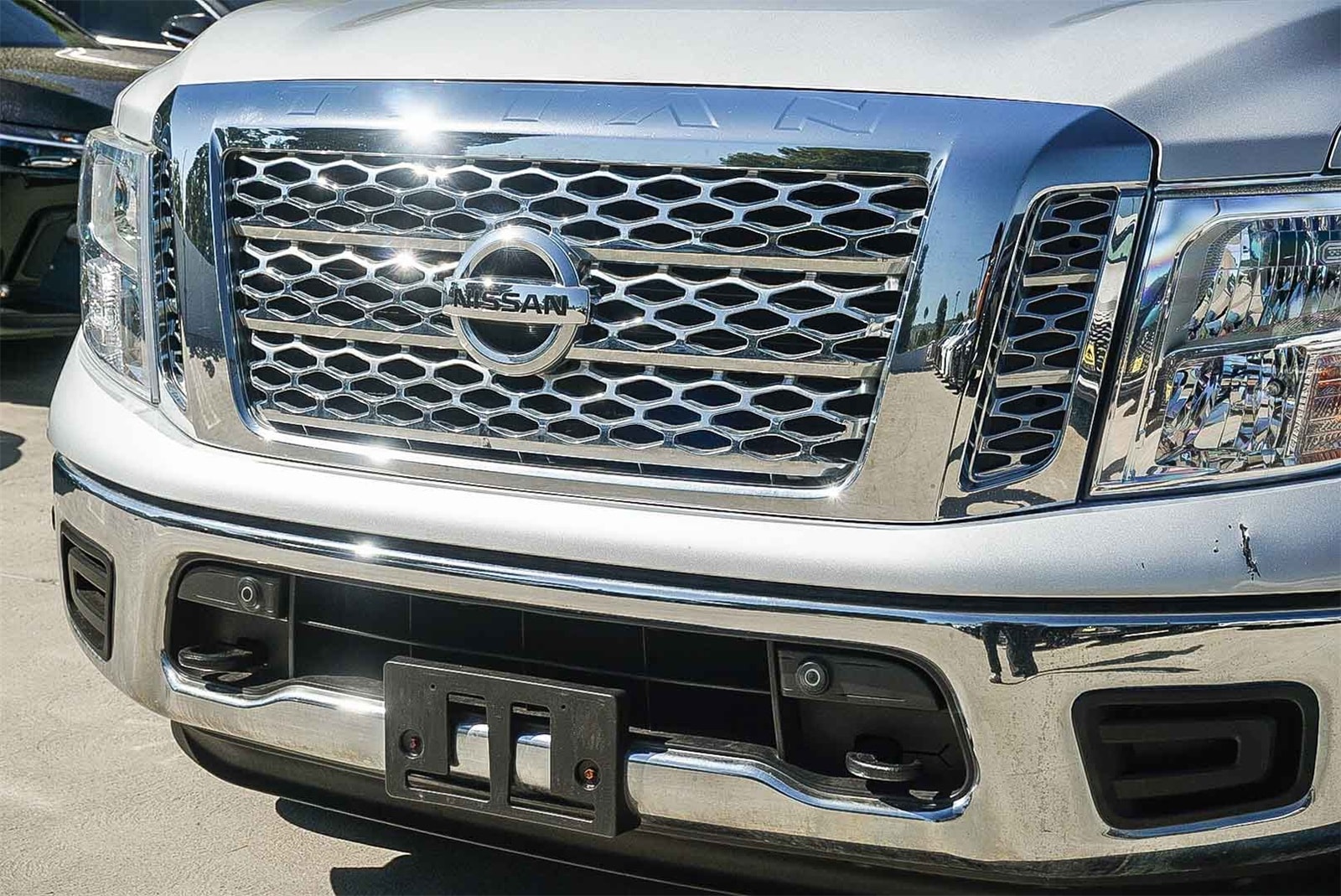 Thumbnail: 2018 Nissan Titan - 8