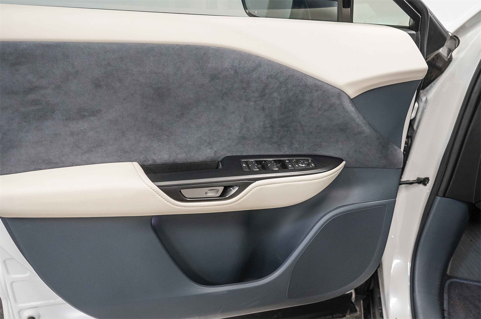 Thumbnail: 2023 Lexus RZ - 21