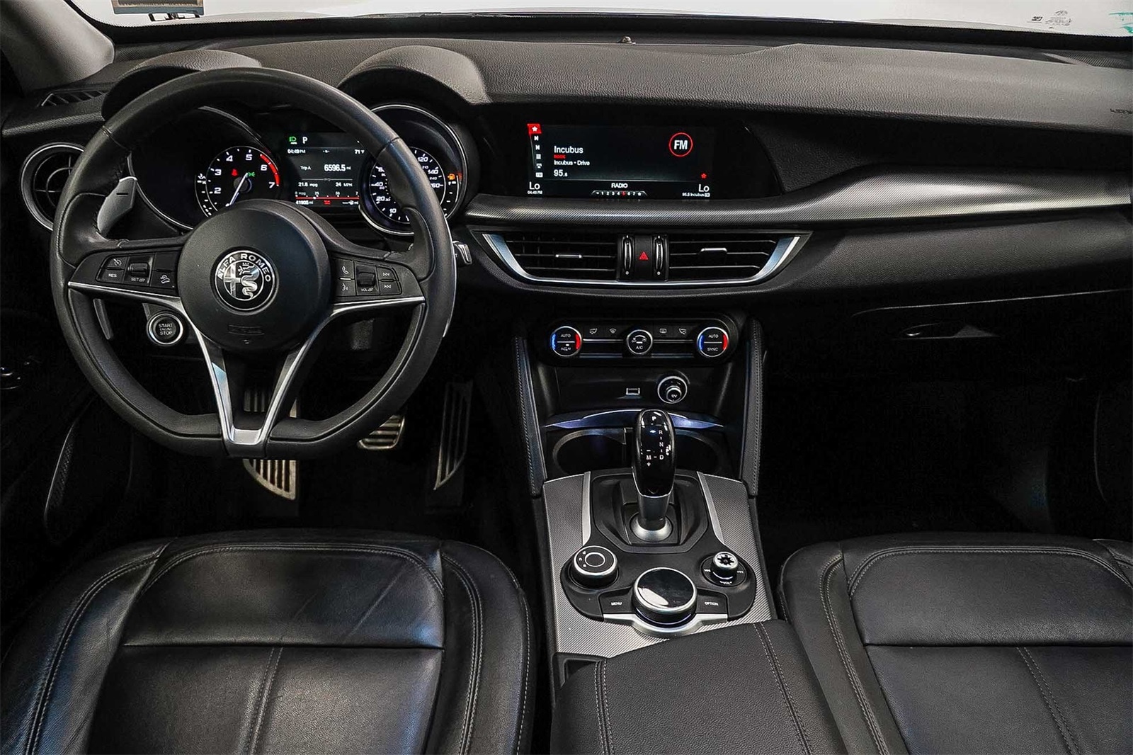 Thumbnail: 2018 Alfa Romeo Stelvio - 12