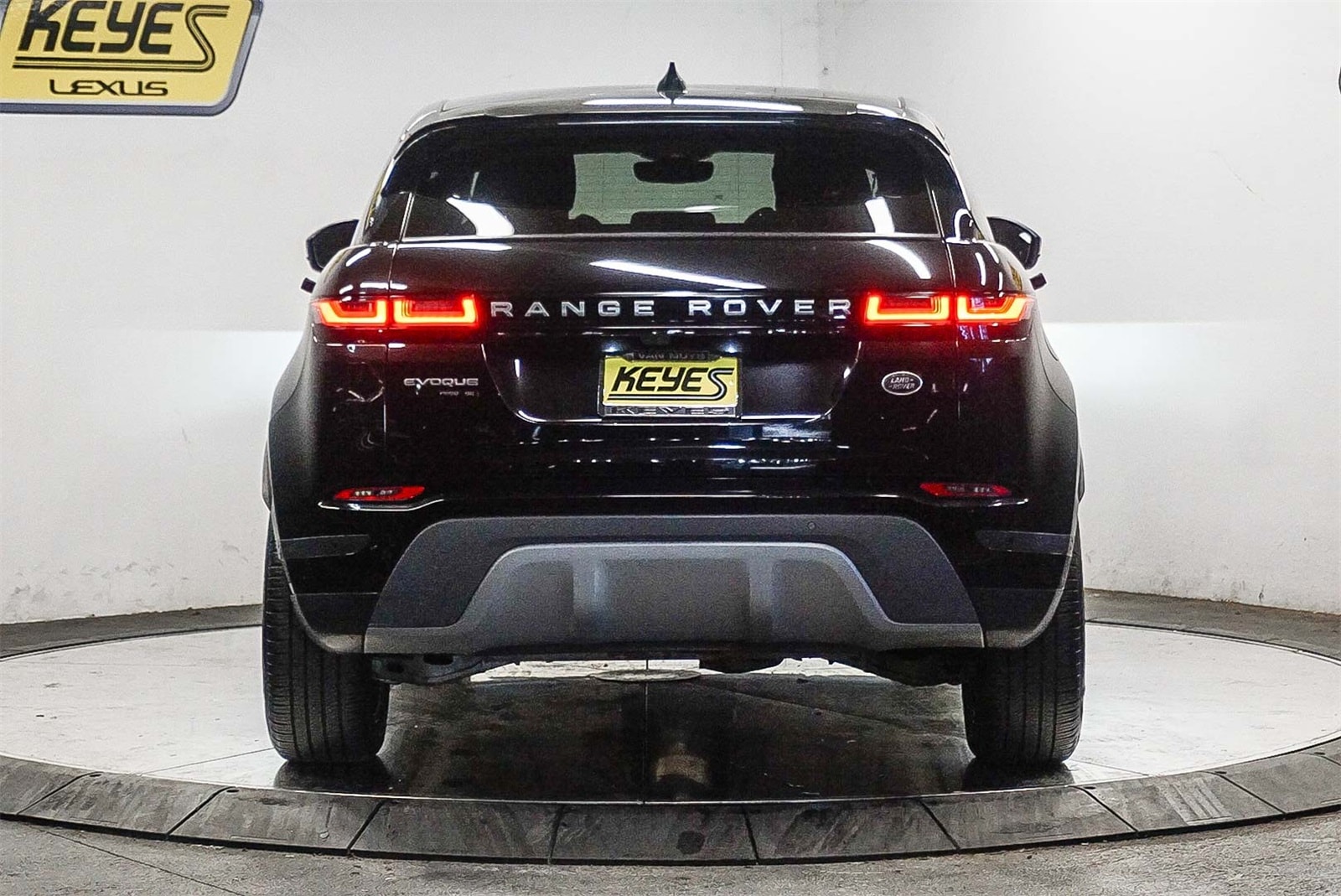 Thumbnail: 2020 Land Rover Range Rover Evoque - 3