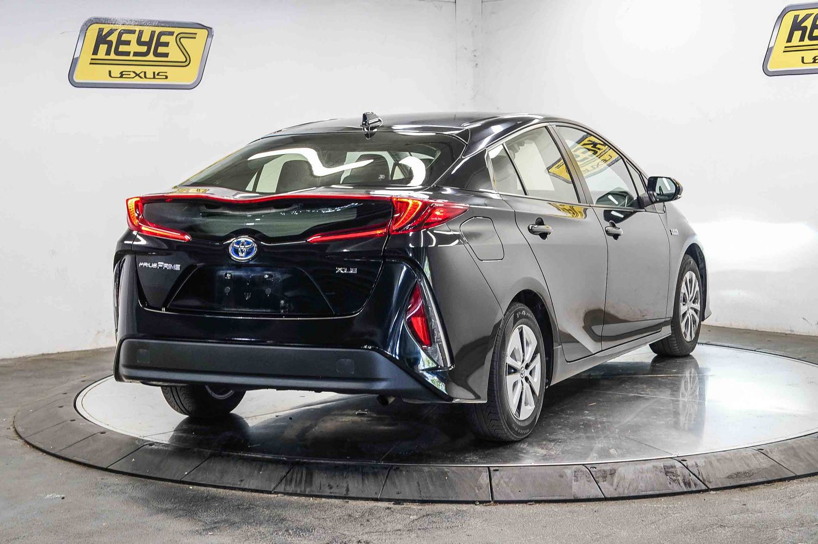 Thumbnail: 2021 Toyota Prius Prime - 4