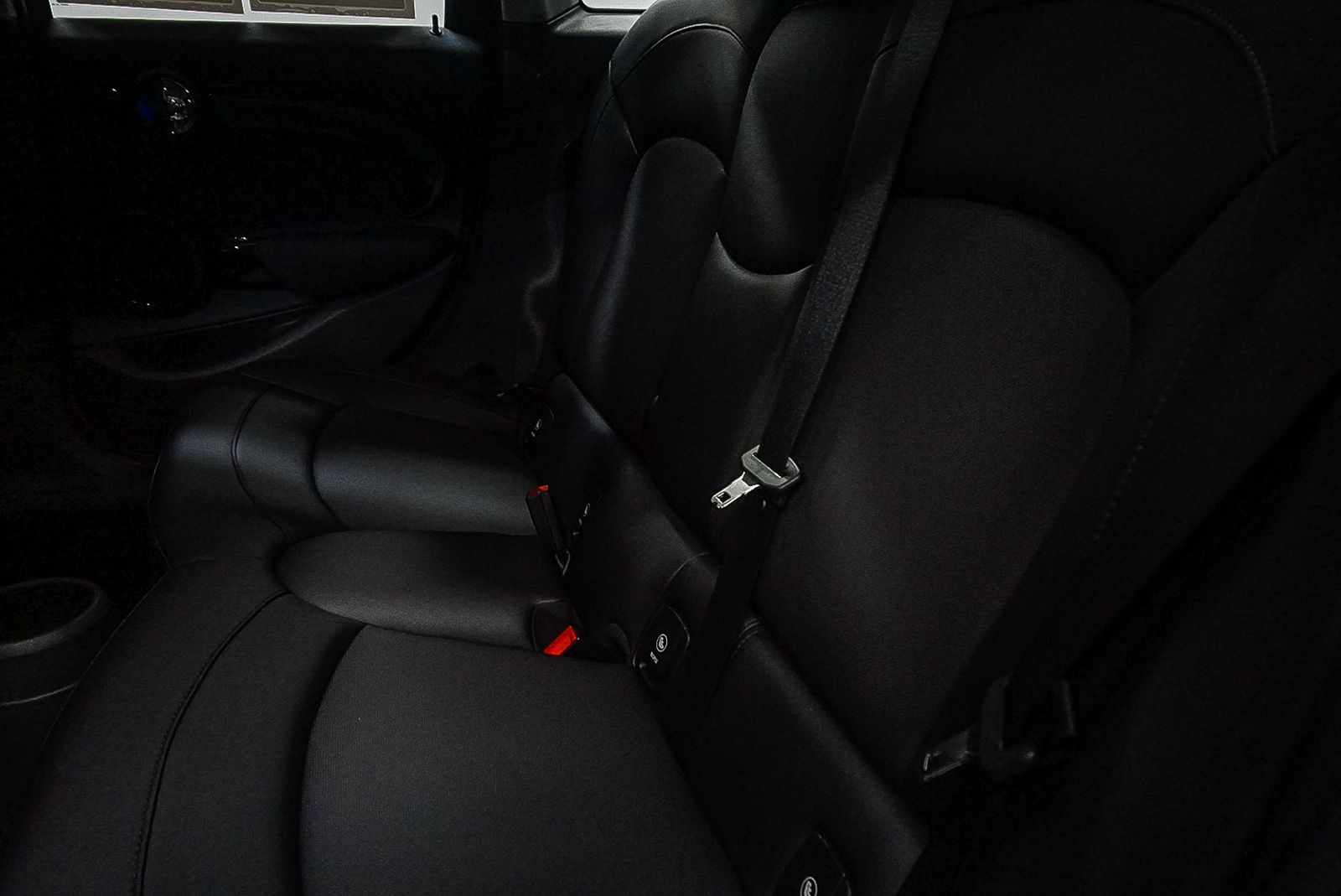 Thumbnail: 2016 MINI Cooper Hardtop - 18