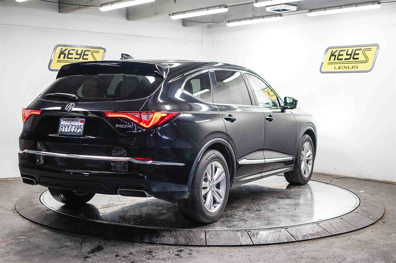 Thumbnail: 2023 Acura MDX - 4