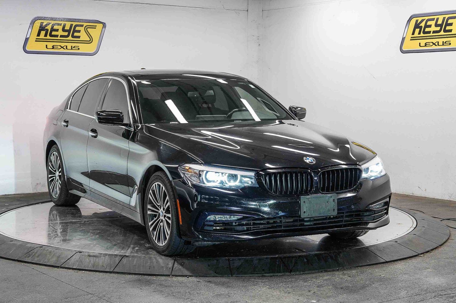 Thumbnail: 2018 BMW 5 Series - 4