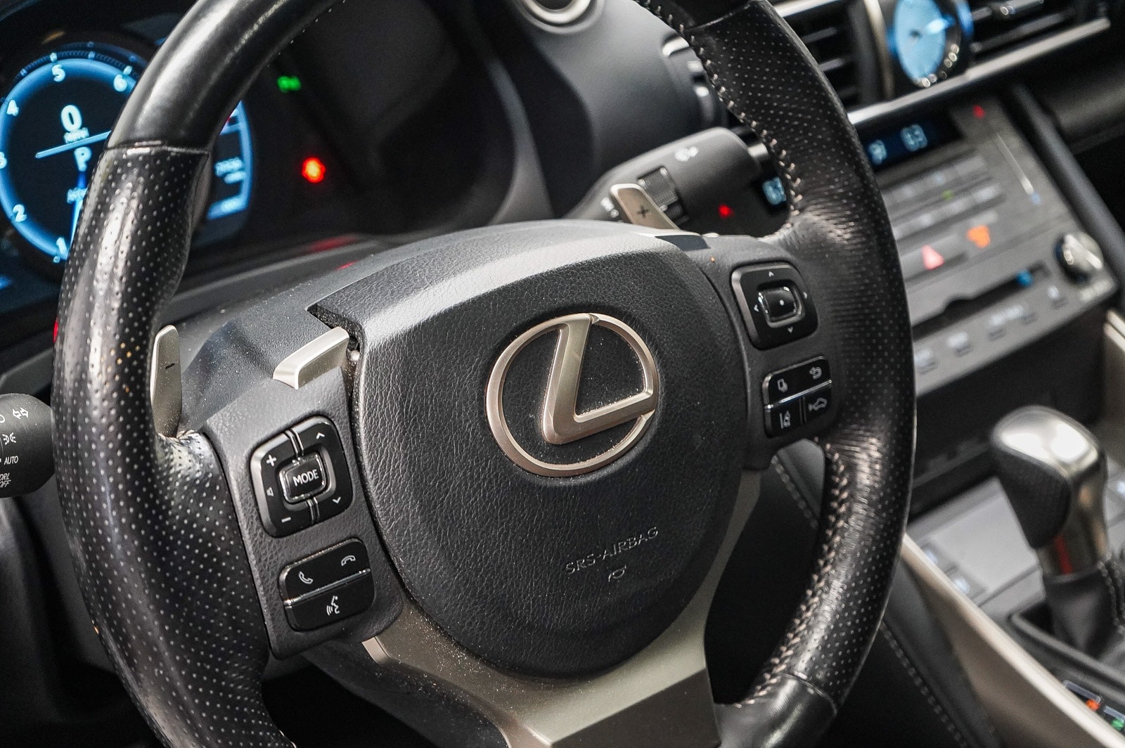Thumbnail: 2020 Lexus IS - 21