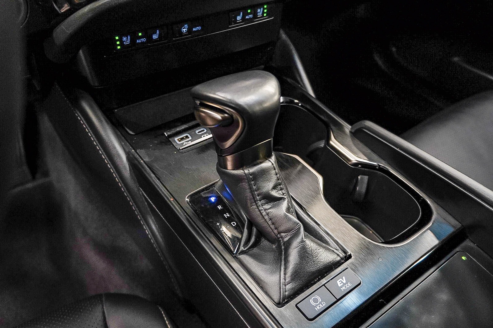 Thumbnail: 2024 Lexus ES - 22