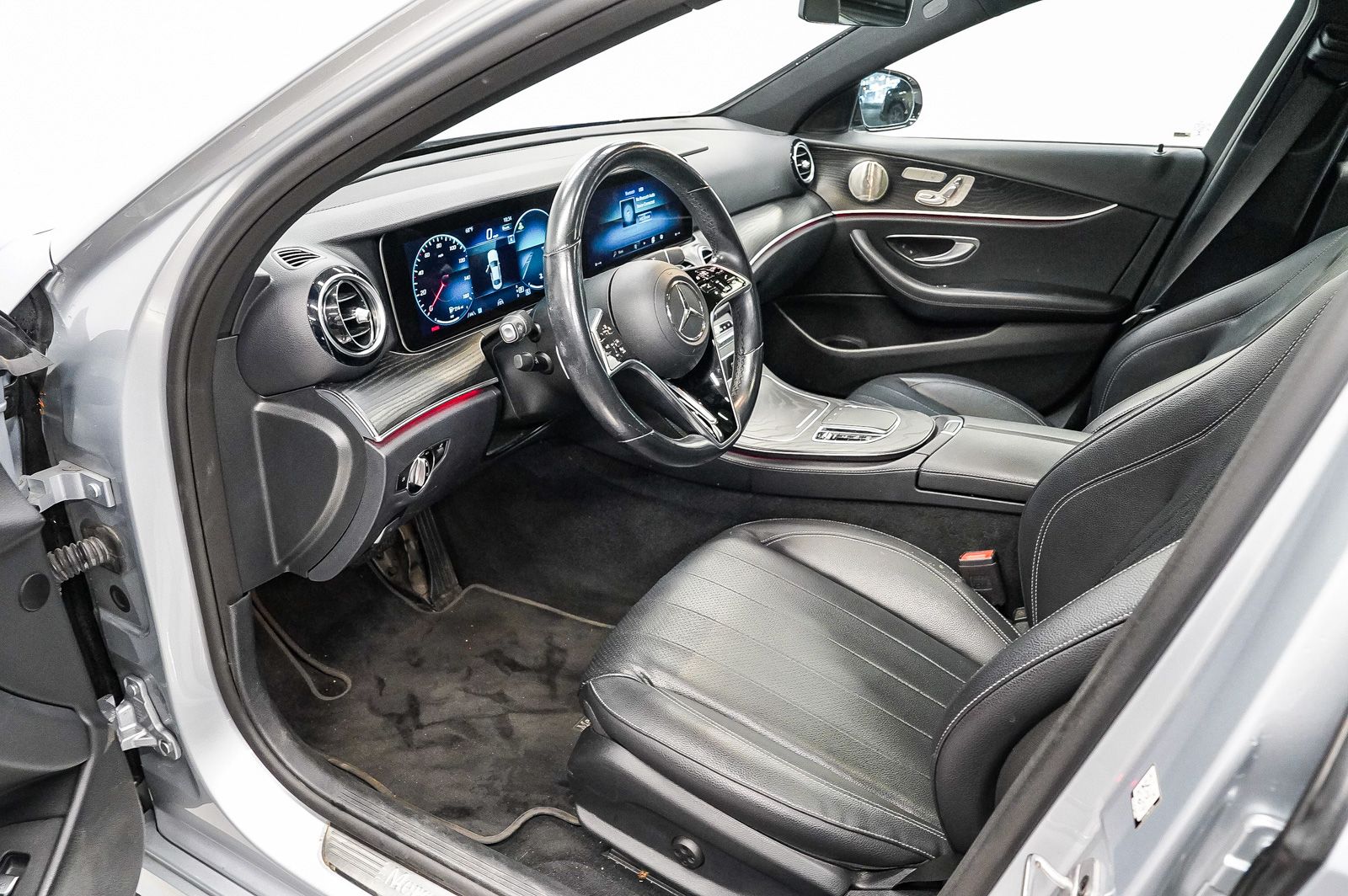 Thumbnail: 2022 Mercedes-Benz E-Class - 17