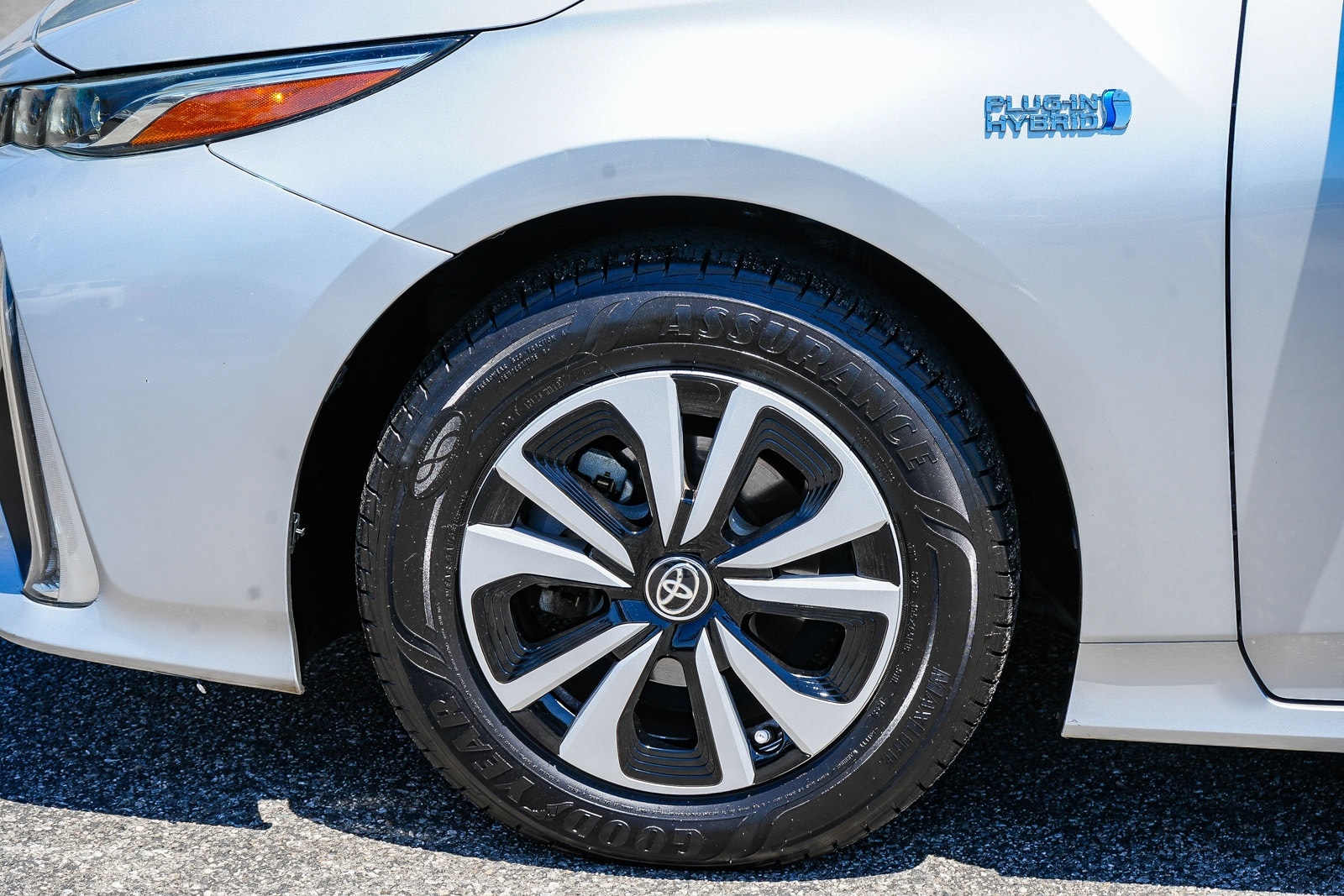 Thumbnail: 2017 Toyota Prius Prime - 13