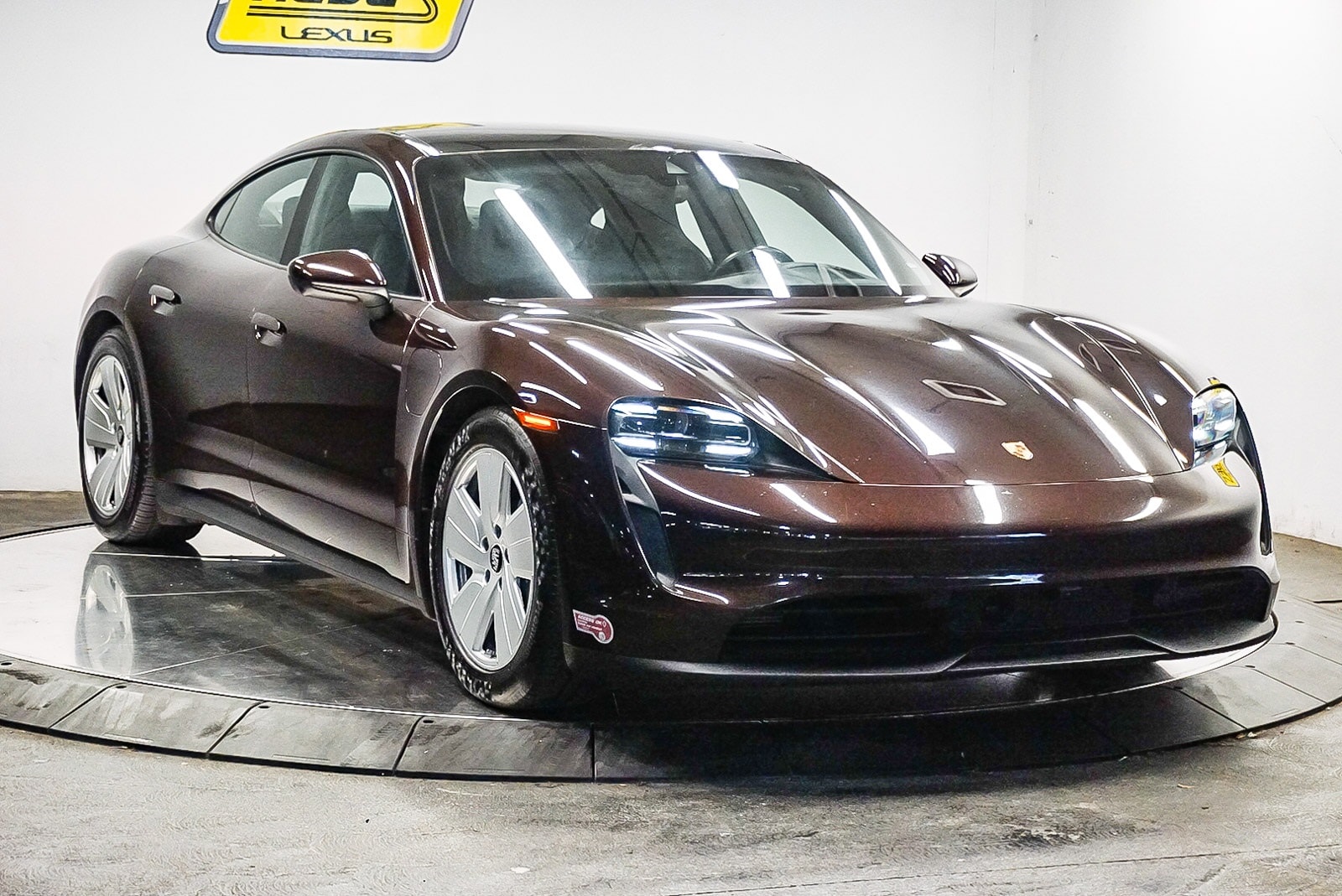 Thumbnail: 2021 Porsche Taycan - 5