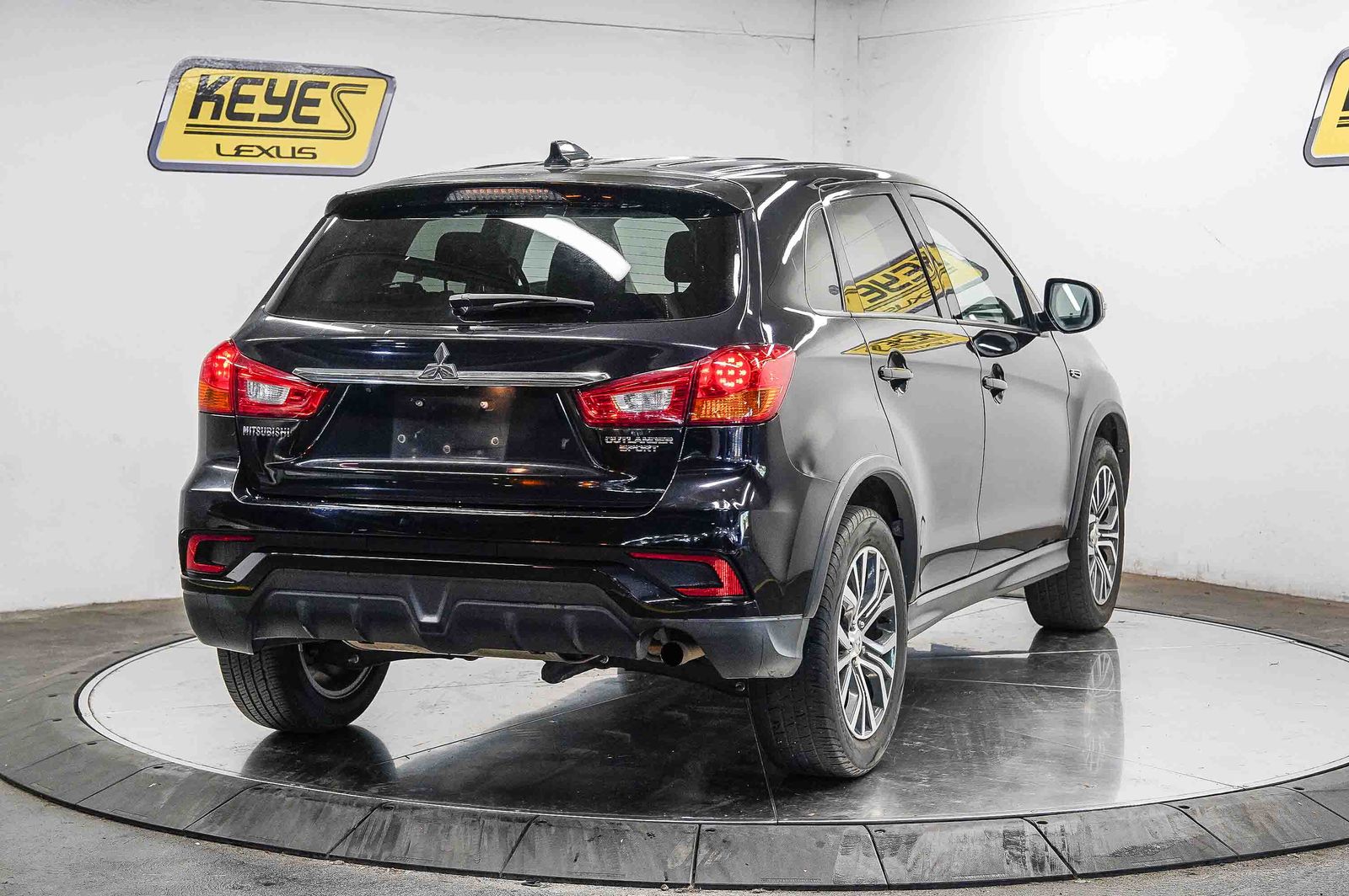 Thumbnail: 2018 Mitsubishi Outlander Sport - 4