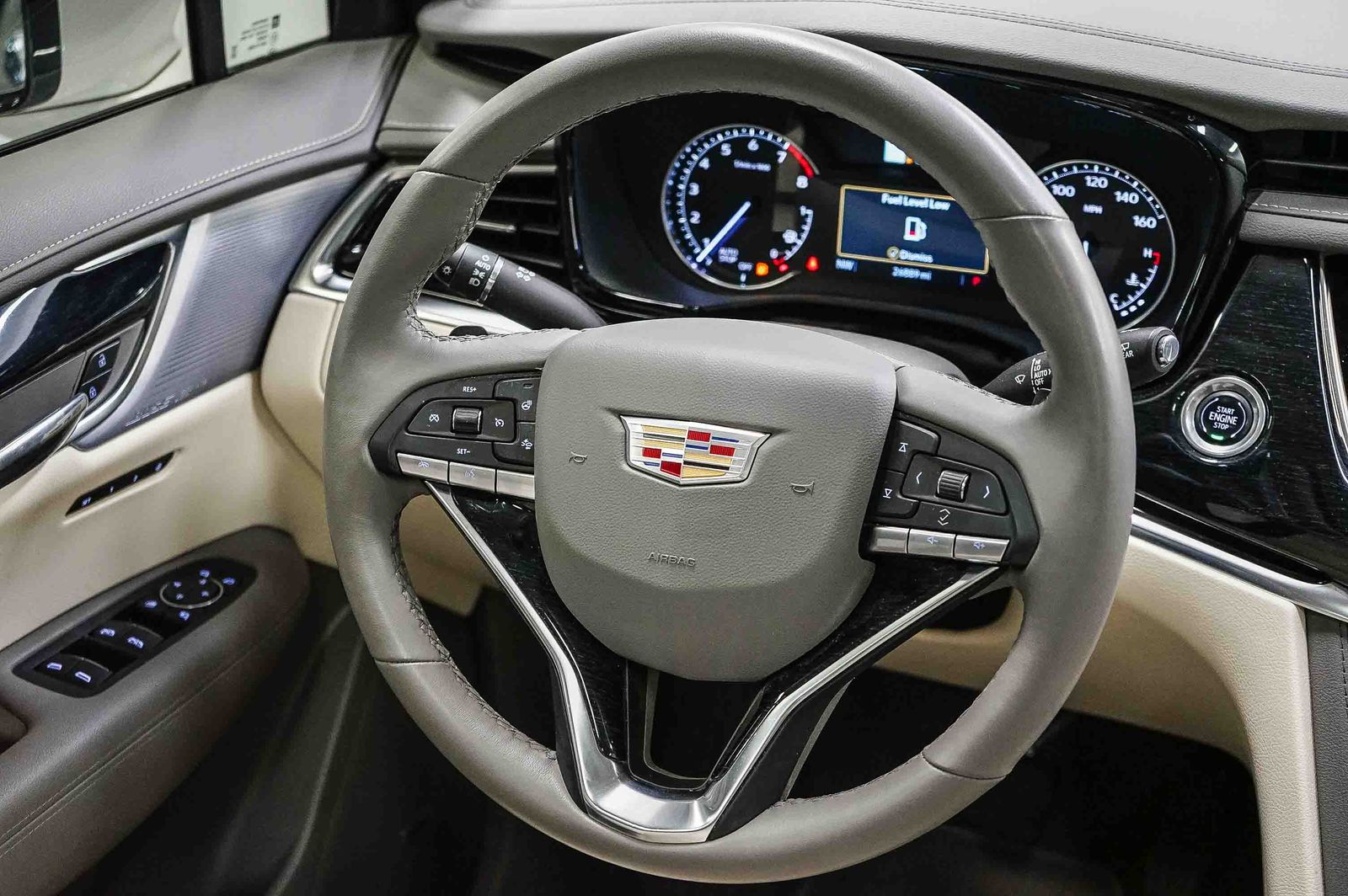 Thumbnail: 2024 Cadillac XT6 - 13