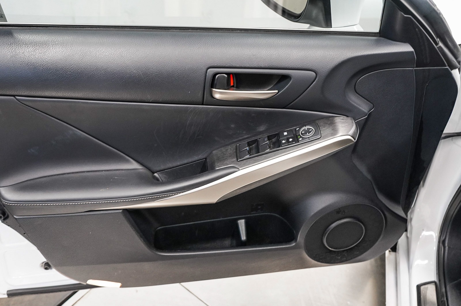 Thumbnail: 2020 Lexus IS - 22