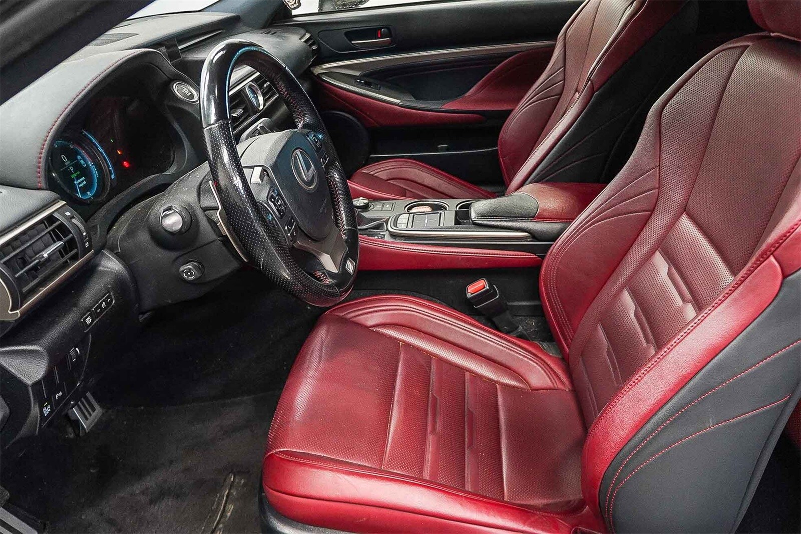 Thumbnail: 2017 Lexus RC - 16