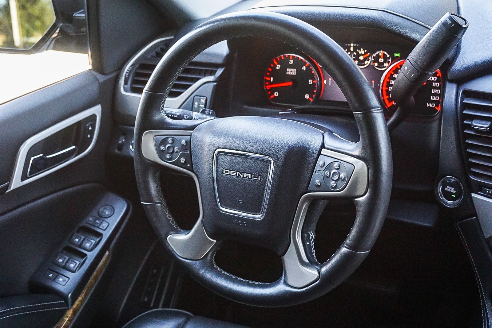 Thumbnail: 2015 GMC Yukon XL - 16