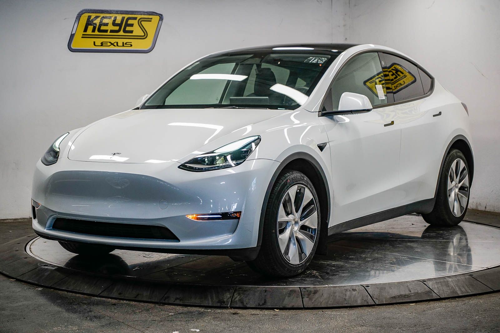 Thumbnail: 2023 Tesla Model Y - 1