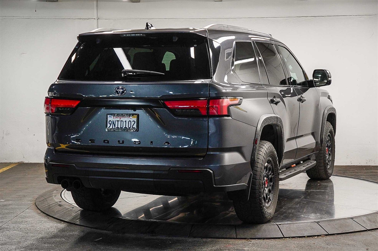 2023 Toyota Sequoia TRD Pro photo 4