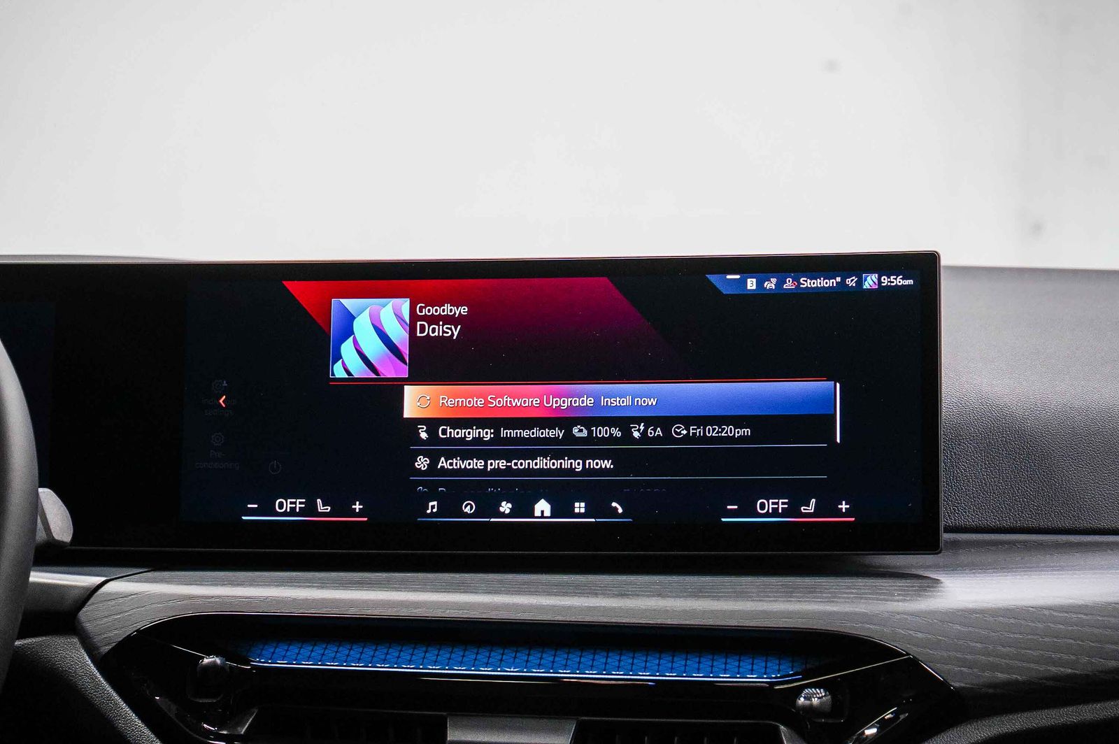 Thumbnail: 2025 BMW i4 - 13