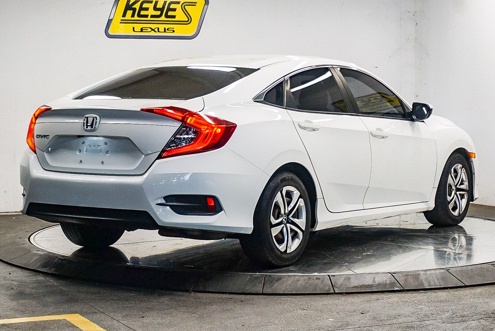 Thumbnail: 2016 Honda Civic - 5