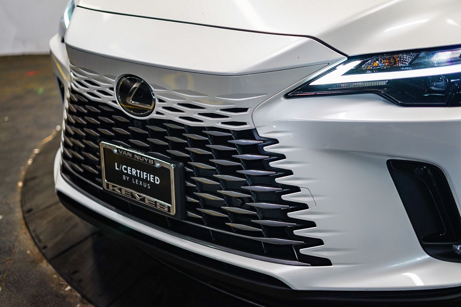 Thumbnail: 2024 Lexus RX - 8