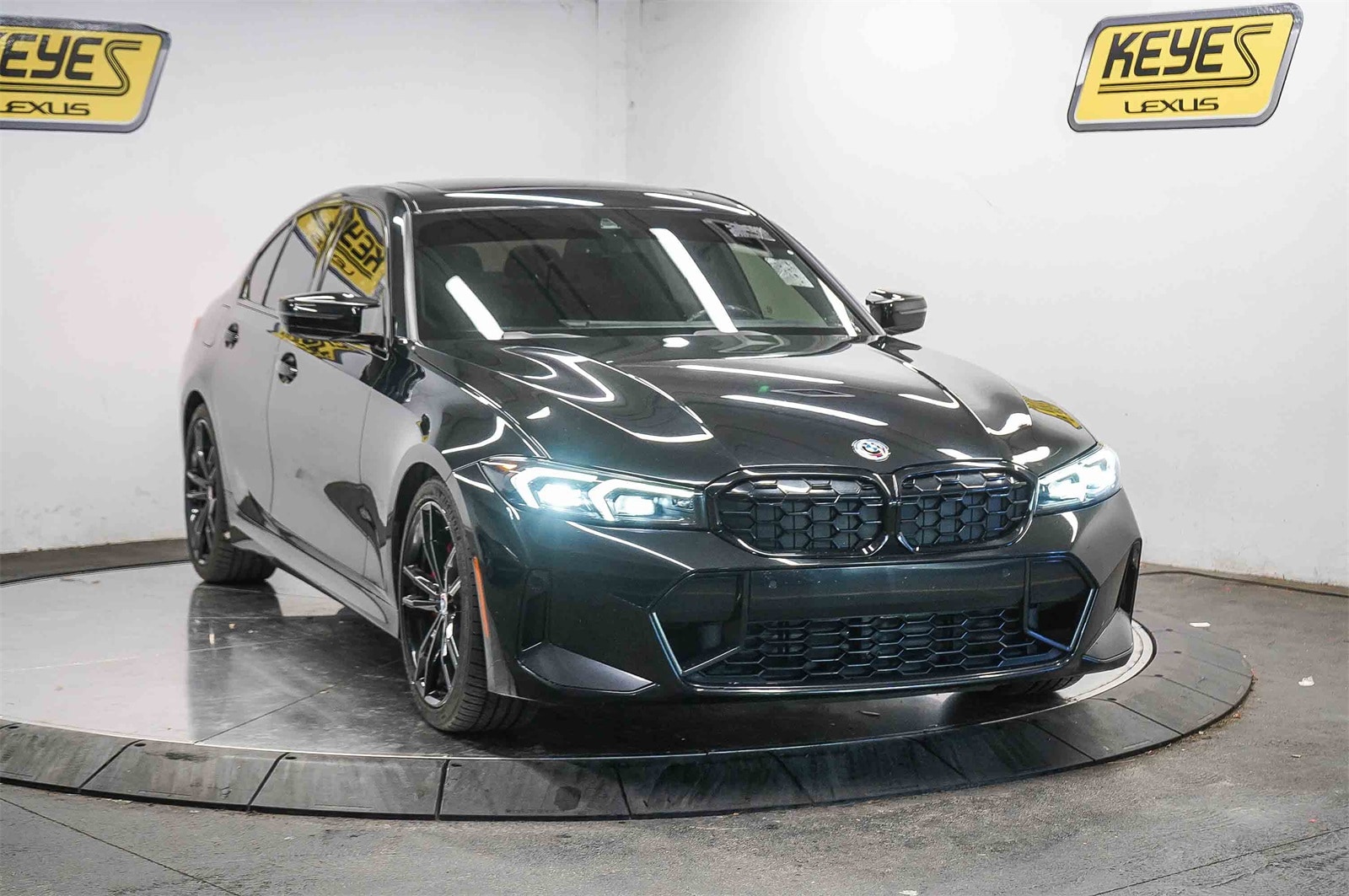 Thumbnail: 2023 BMW 3 Series - 4