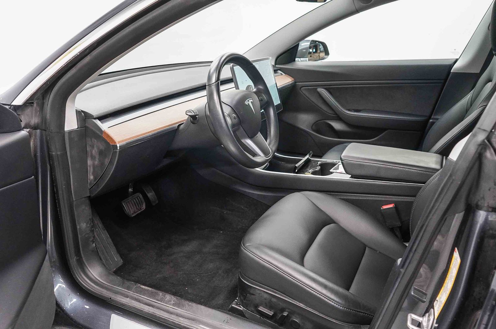 Thumbnail: 2019 Tesla Model 3 - 17