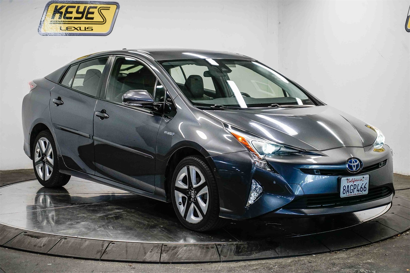 Thumbnail: 2017 Toyota Prius - 5