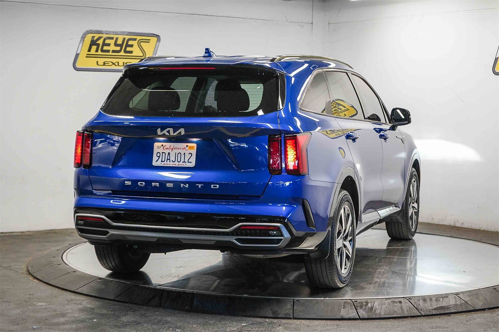 2022 Kia Sorento S photo 2