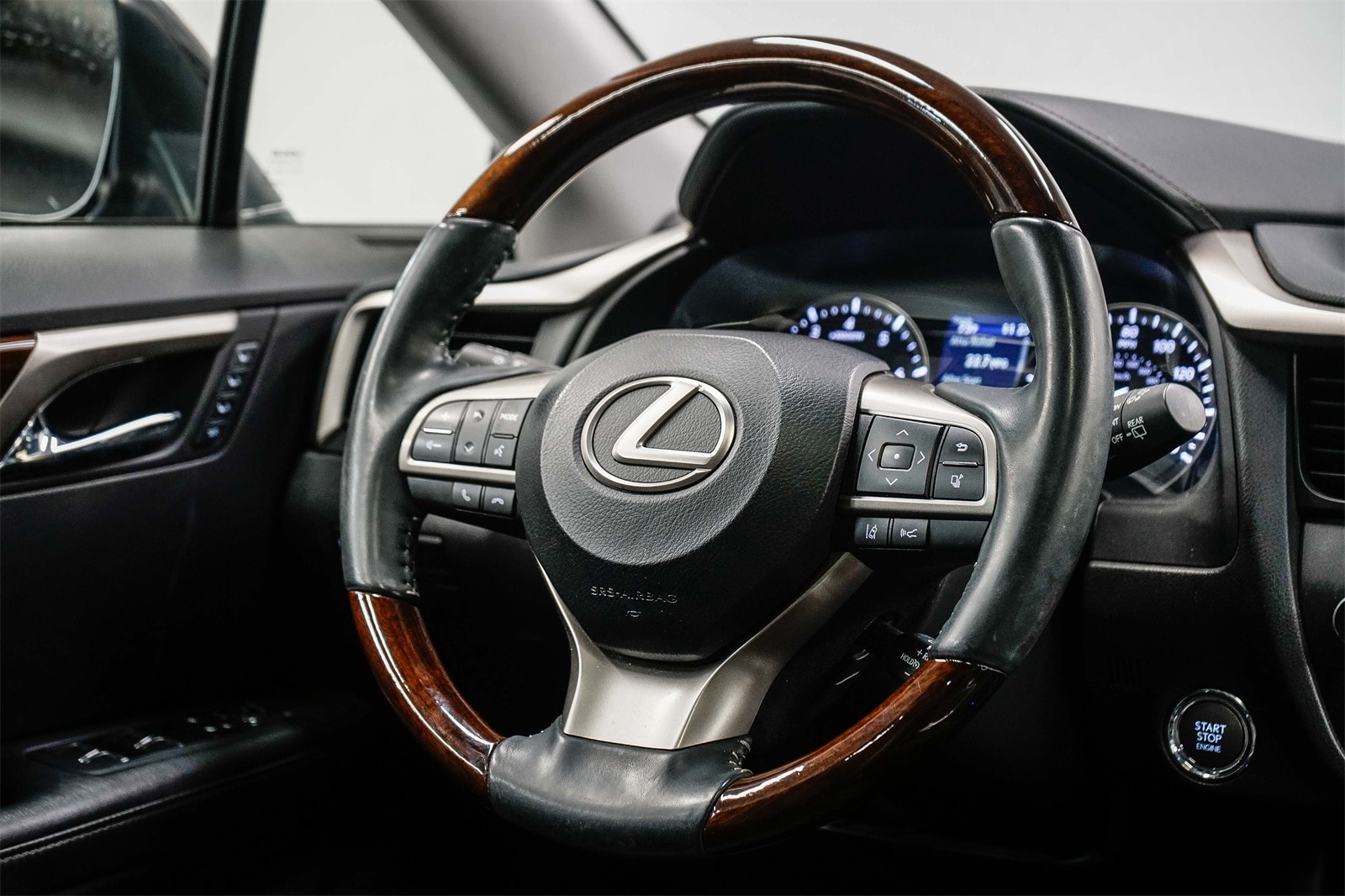 Thumbnail: 2017 Lexus RX - 15